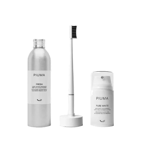 Piuma Smile Box Piuma Brush Spazzolino Bianco Soft con Base Calendario e Pure White Dentifricio Anticarie Gusto Menta 75 Ml | Acquista Online su Farmaclick