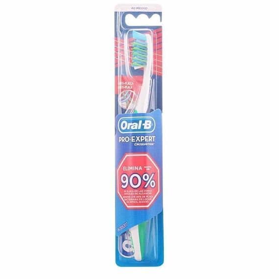 Oral-b Pro Expert Crossaction Spazzolino Antiplacca 40 Medio | Acquista Online su Farmaclick